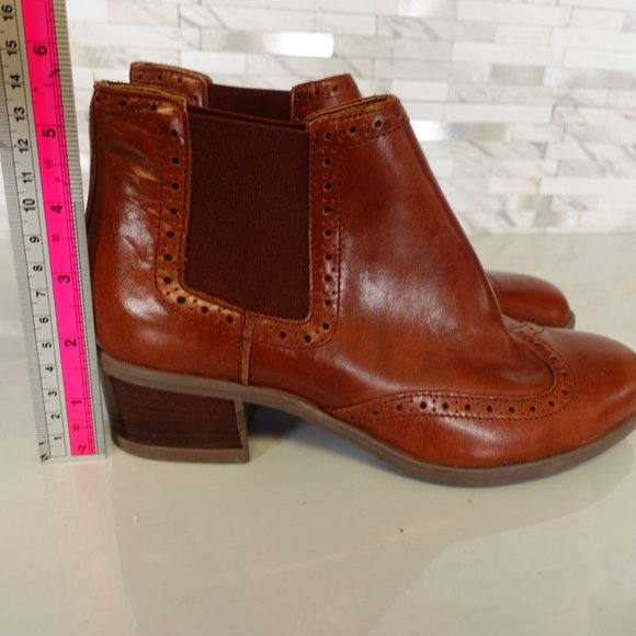 Clarks Boots Womens Leather 6.5 Boots Chelsea Ankle Booties Brown‎ Artisan - Picture 4 of 10